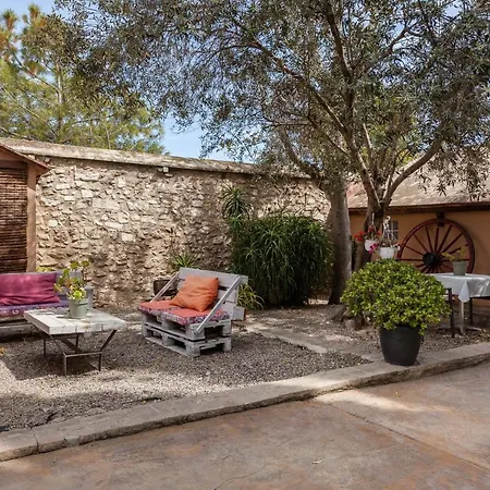 Villa Masia Notari Casabona