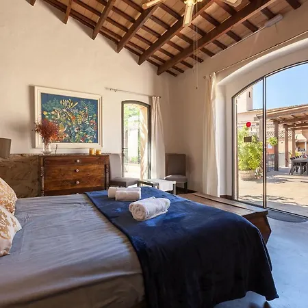 Villa Masia Notari Casabona